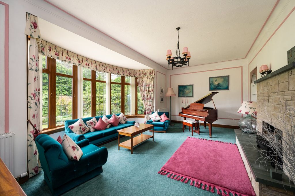 Property photo 3 of 25 Drawing Room