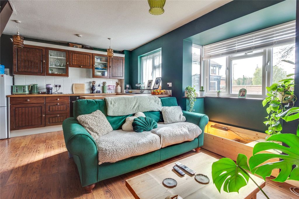 Property photo 2 of 11 Open Plan