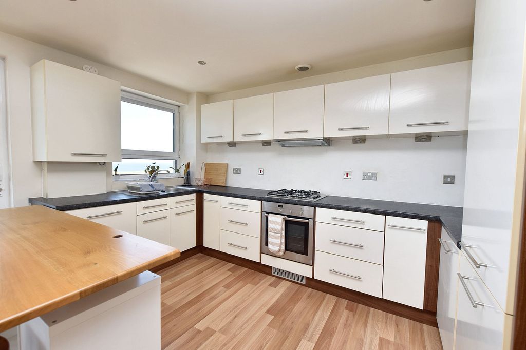 Property photo 3 of 19 Kitchen/Diner