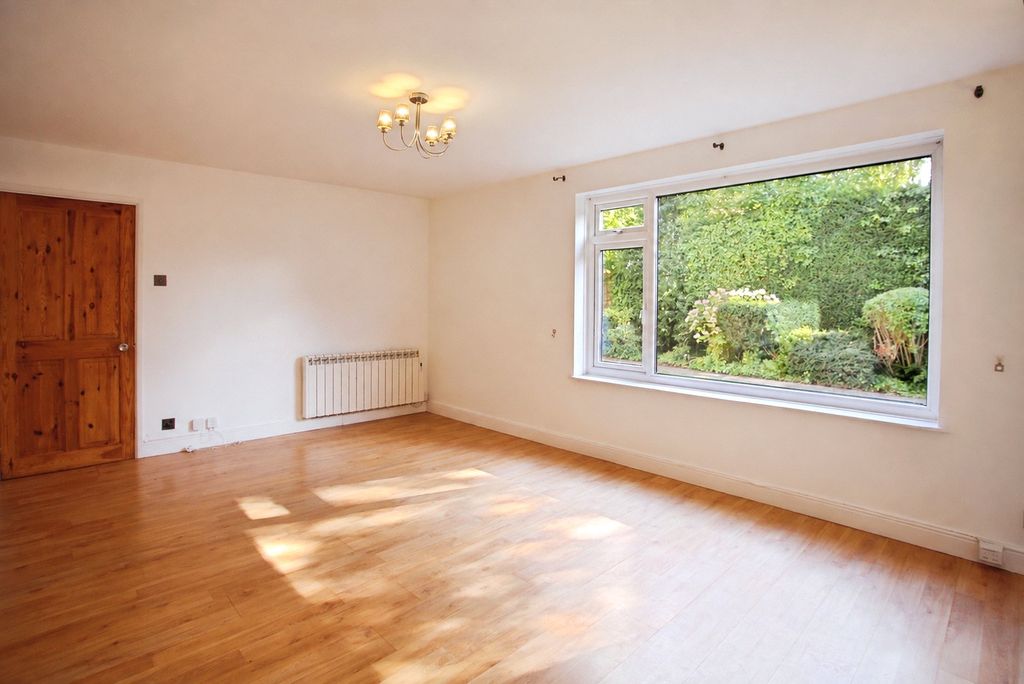 Property photo 2 of 19 Picture No. 12