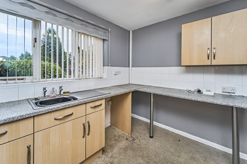 Property photo 3 of 17 58B Walsall Road, Aldridge, Walsall Ws9 0Jl