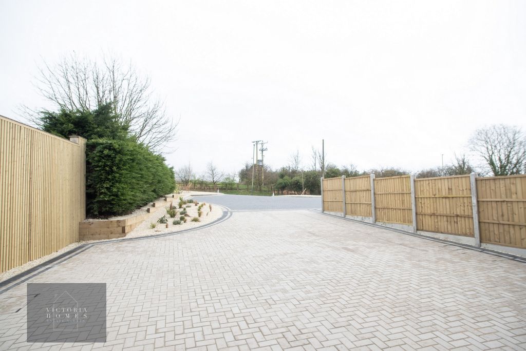 Property photo 3 of 58 Photo 3