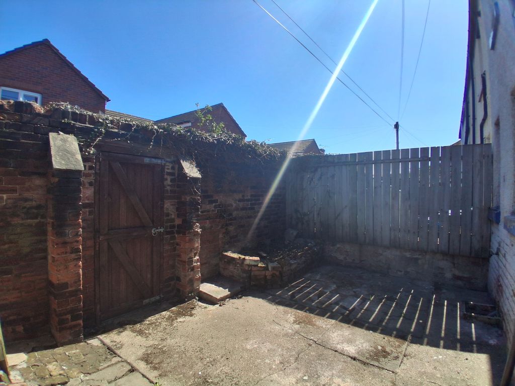 Property photo 2 of 21