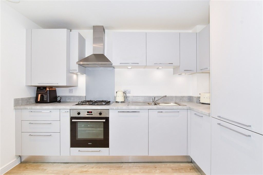 Property photo 3 of 10 Kitchen/Diner