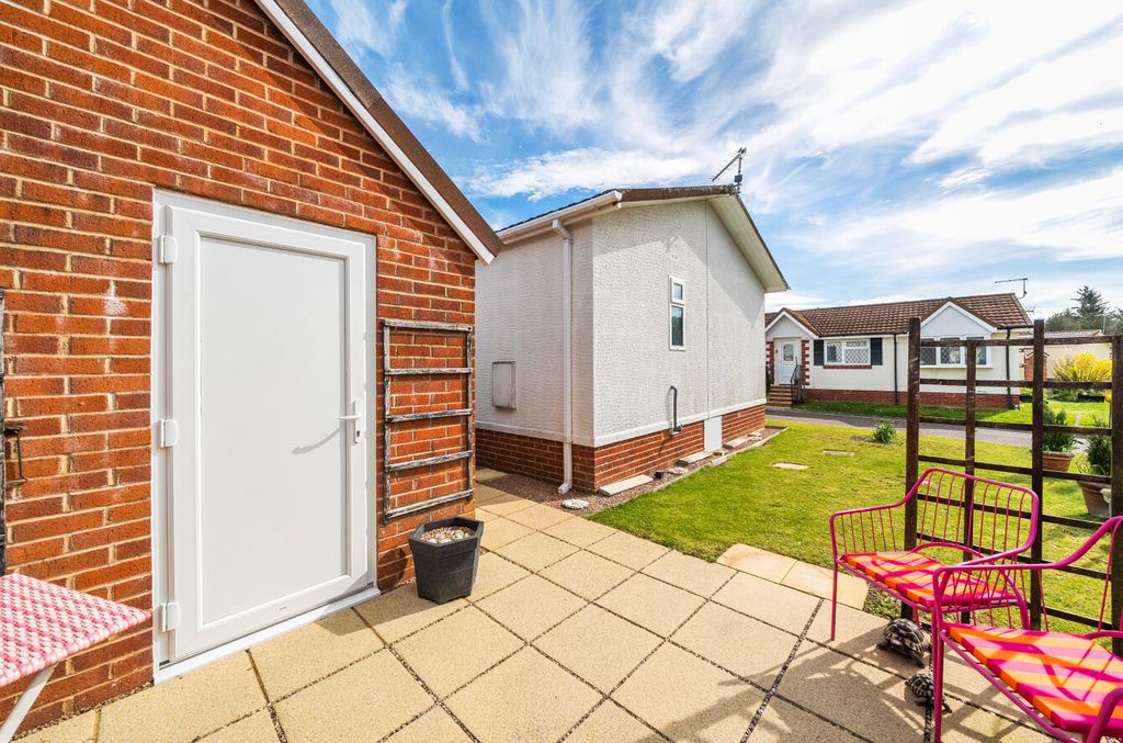 Property photo 2 of 11 Garden