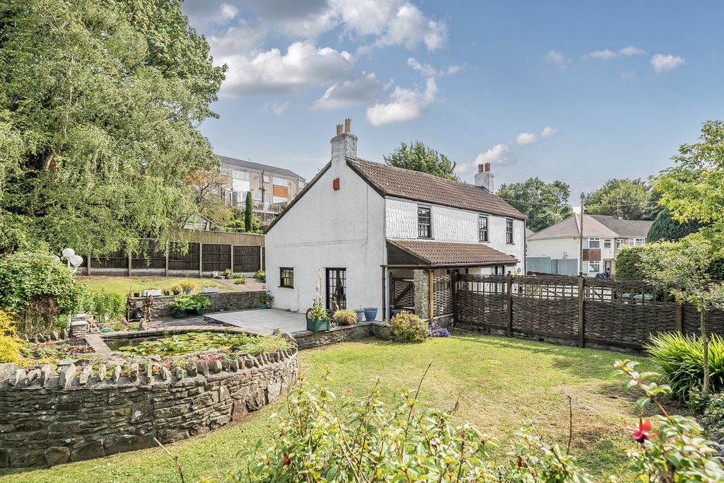 Property photo 1 of 19