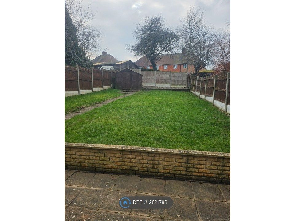 Property photo 2 of 8 Back Garden