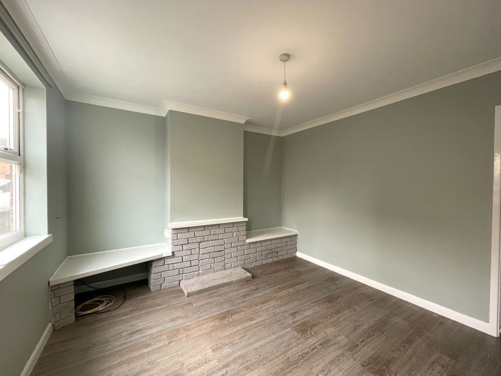 Property photo 2 of 27