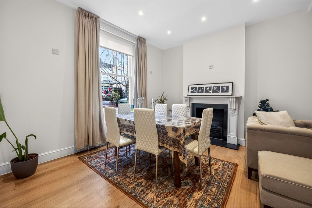 Property photo 3 of 49