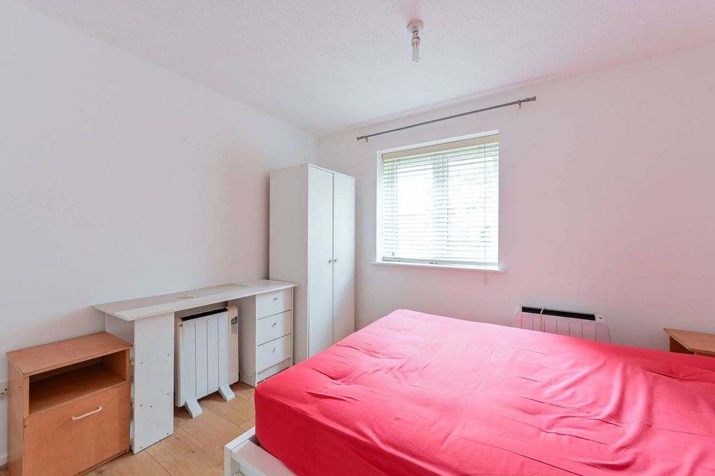 Property photo 1 of 5