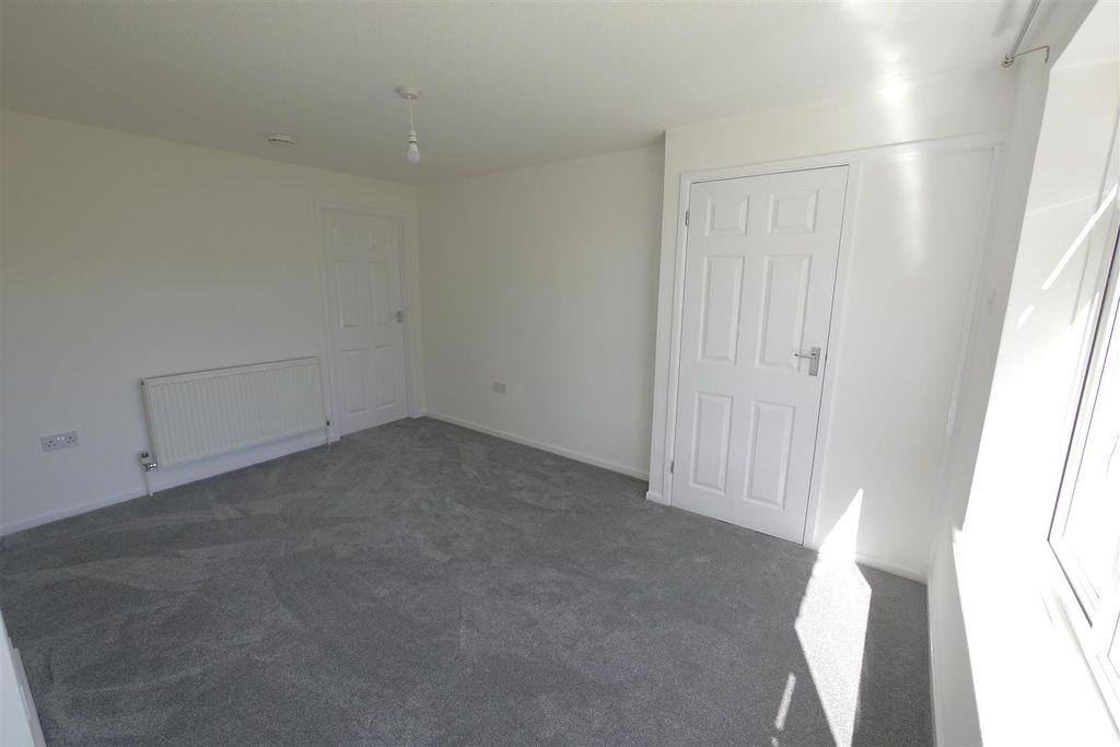 Property photo 2 of 11 Lounge