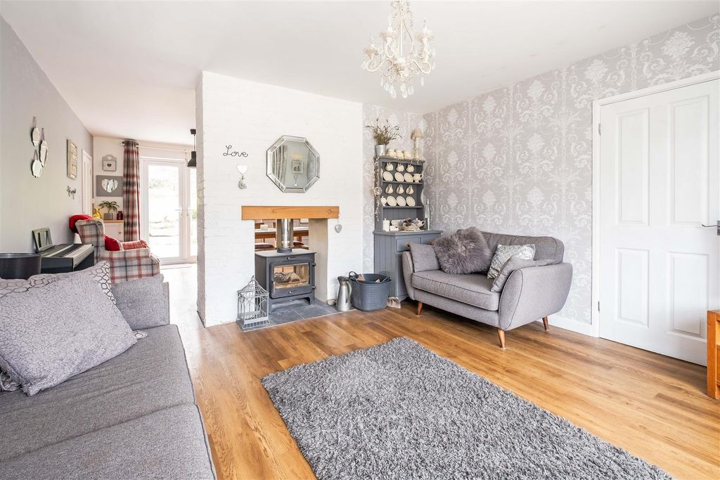 Property photo 2 of 29 Sitting Room