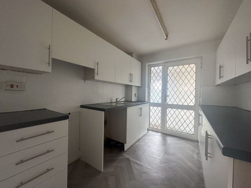 Property photo 2 of 12 Photo 6