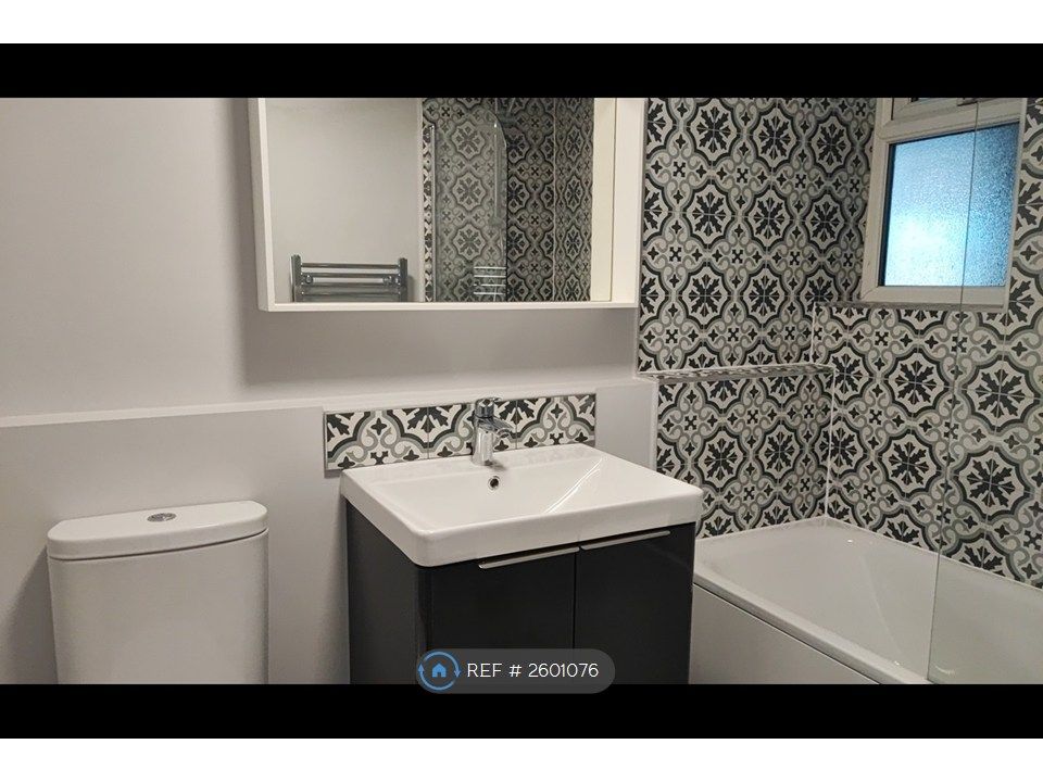 Property photo 2 of 13 Bathroom