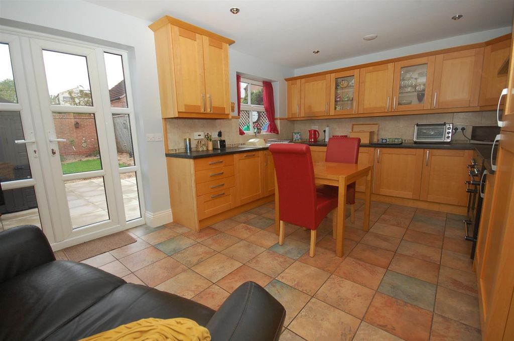 Property photo 2 of 17 Kitchen