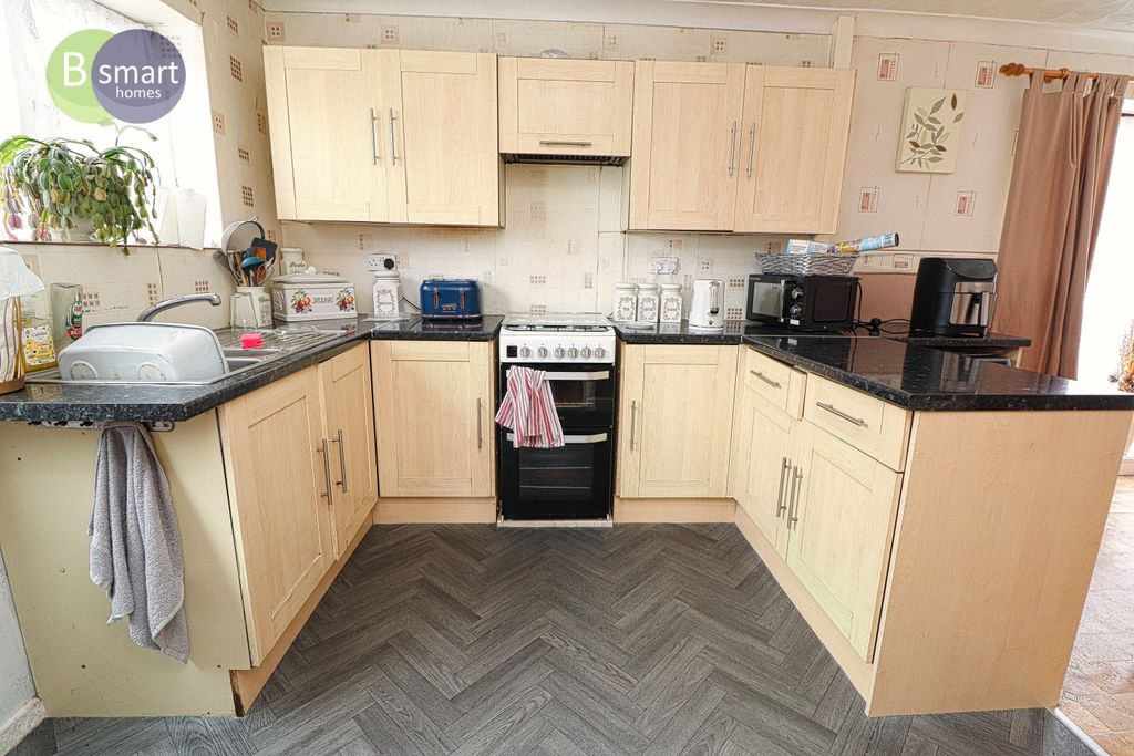 Property photo 3 of 14 Img_4741