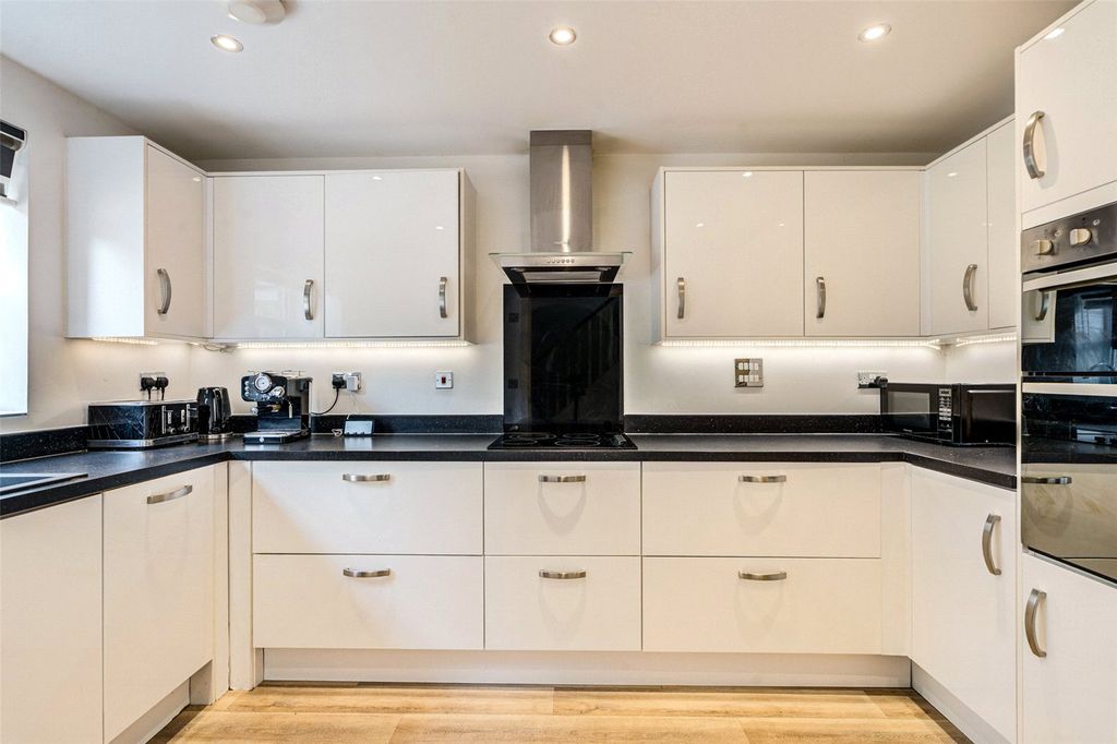 Property photo 3 of 25 Picture No. 15