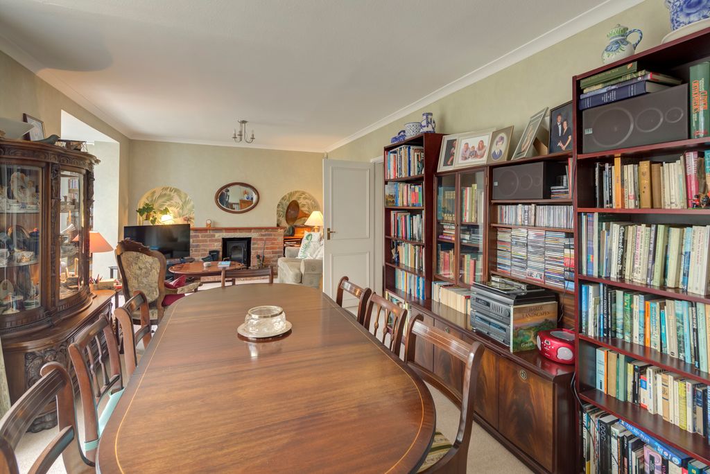 Property photo 3 of 11