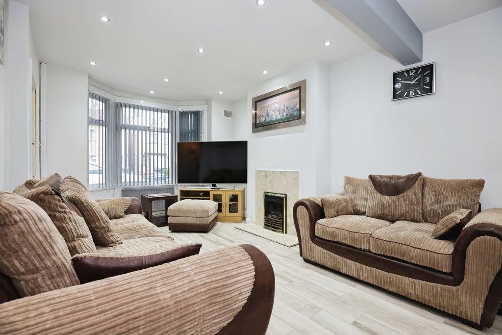 Property photo 3 of 16