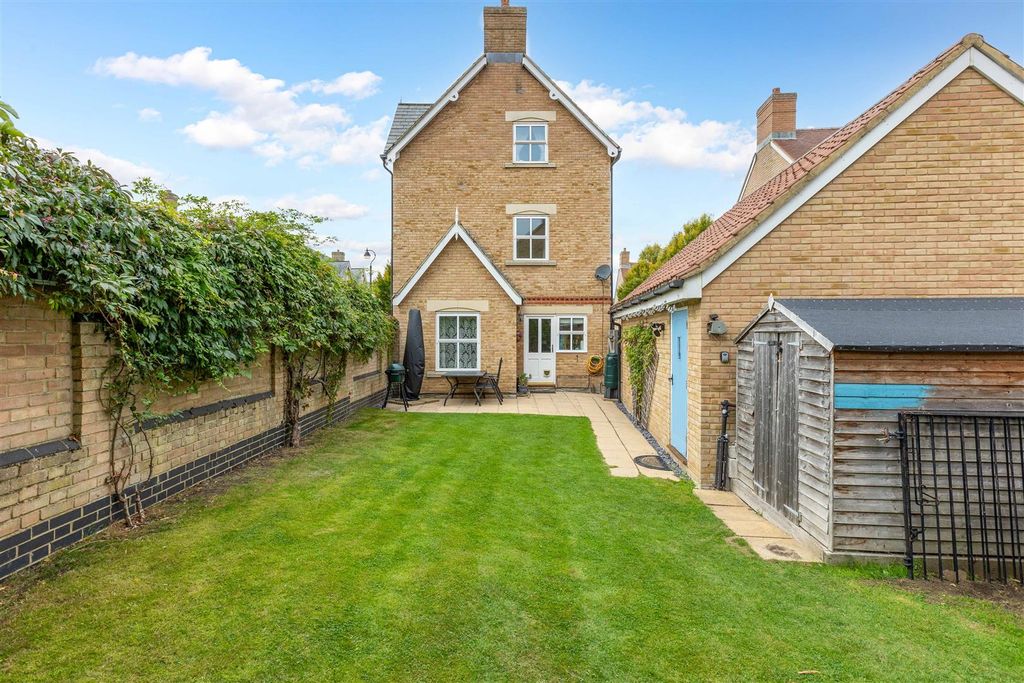 Property photo 3 of 27 Rear Aspect