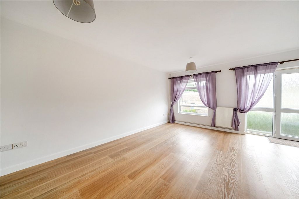 Property photo 2 of 11 Picture No. 02
