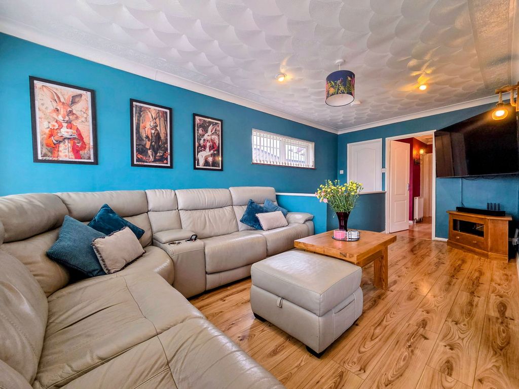 Property photo 2 of 16