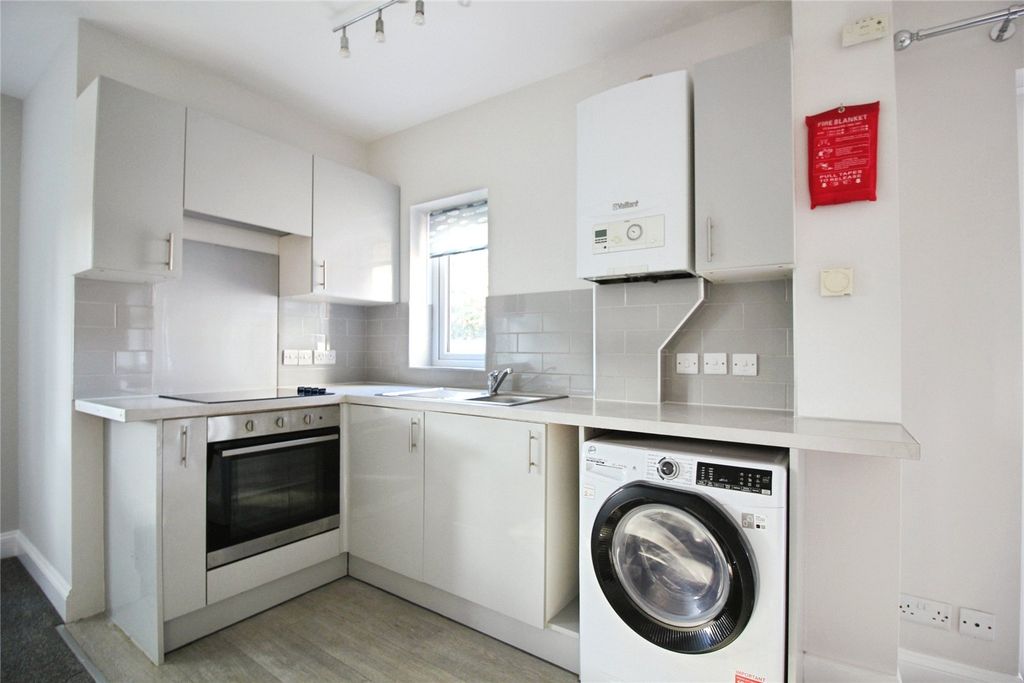 Property photo 2 of 7 Kitchin
