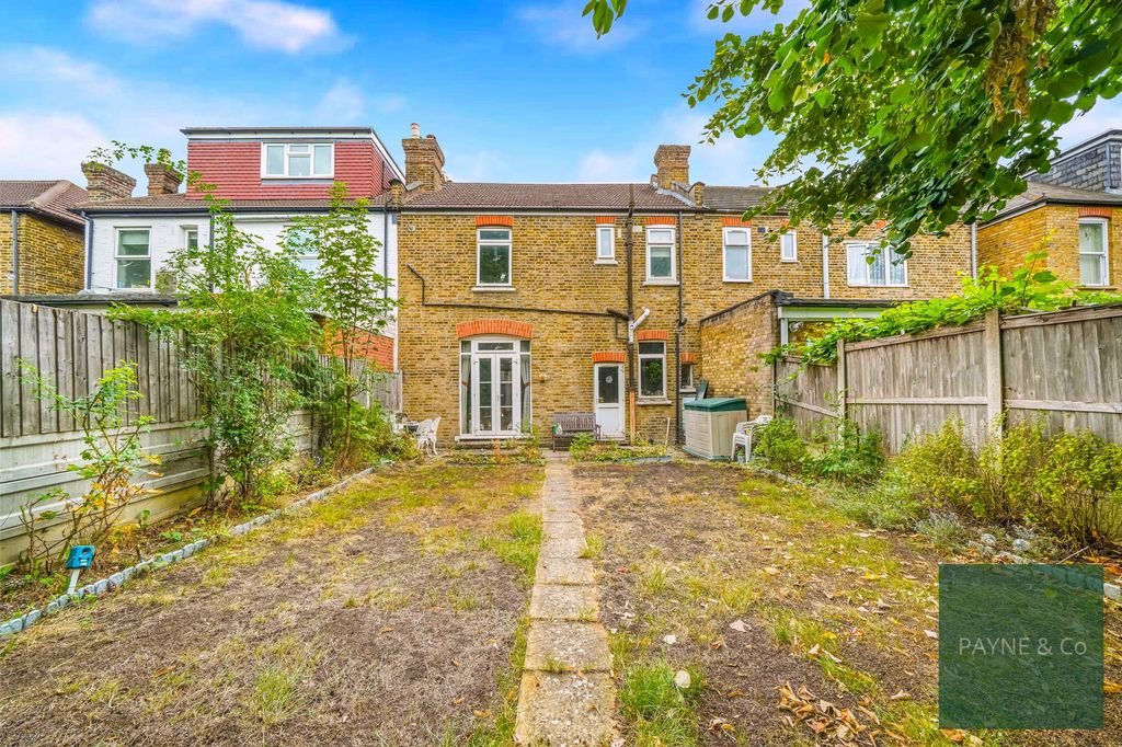 Property photo 2 of 19