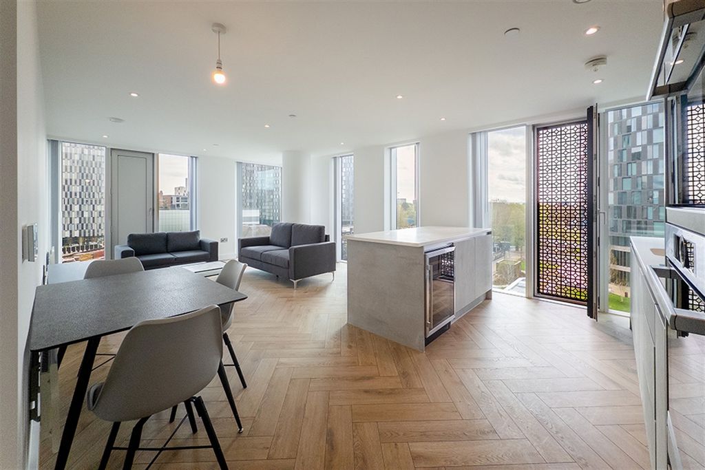 Property photo 1 of 15 (Main)