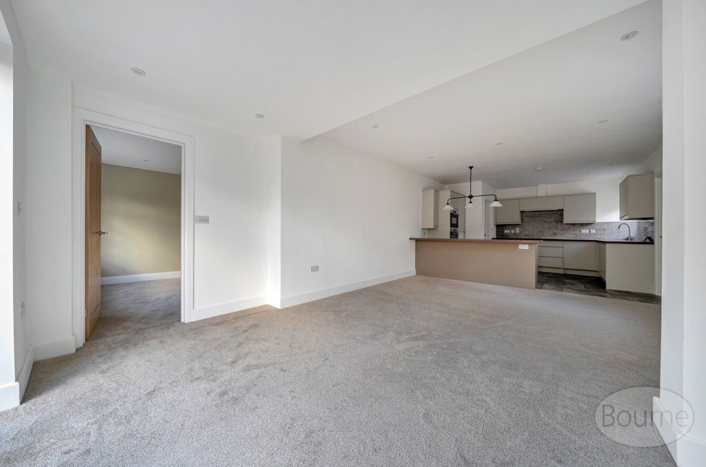 Property photo 3 of 21 3E949E40-Bf43-477...