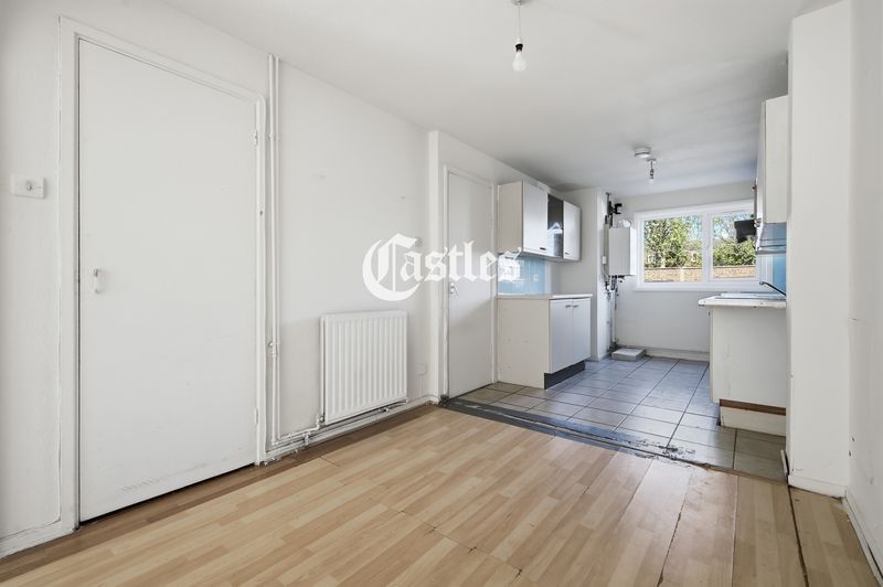 Property photo 3 of 16 Photo 2