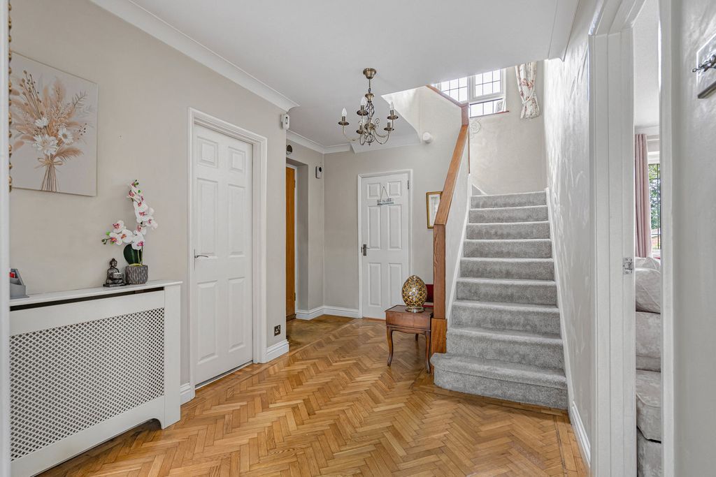 Additional image 6 of 5 bed detached house for saleManor Road, Aldershot, Hampshire GU11