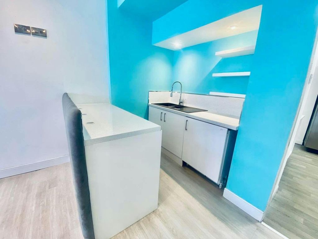 Property photo 3 of 6 Eastbourne 1.Jpg