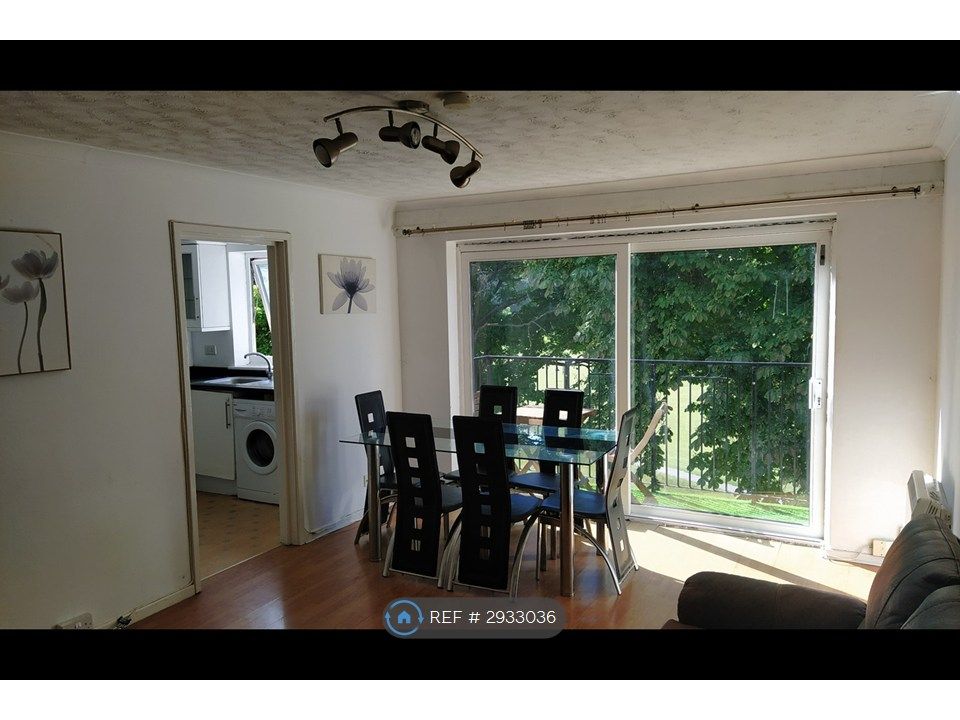 Property photo 2 of 9 Loung