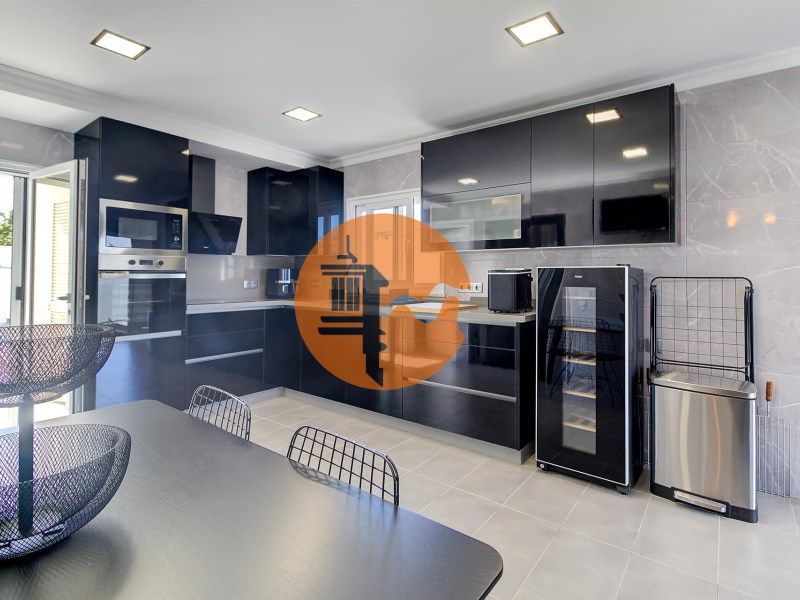 Property photo 1 of 53