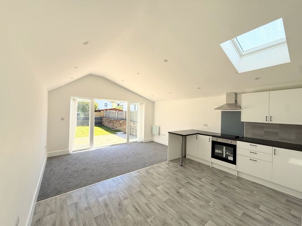 Property photo 2 of 6 Picture 2