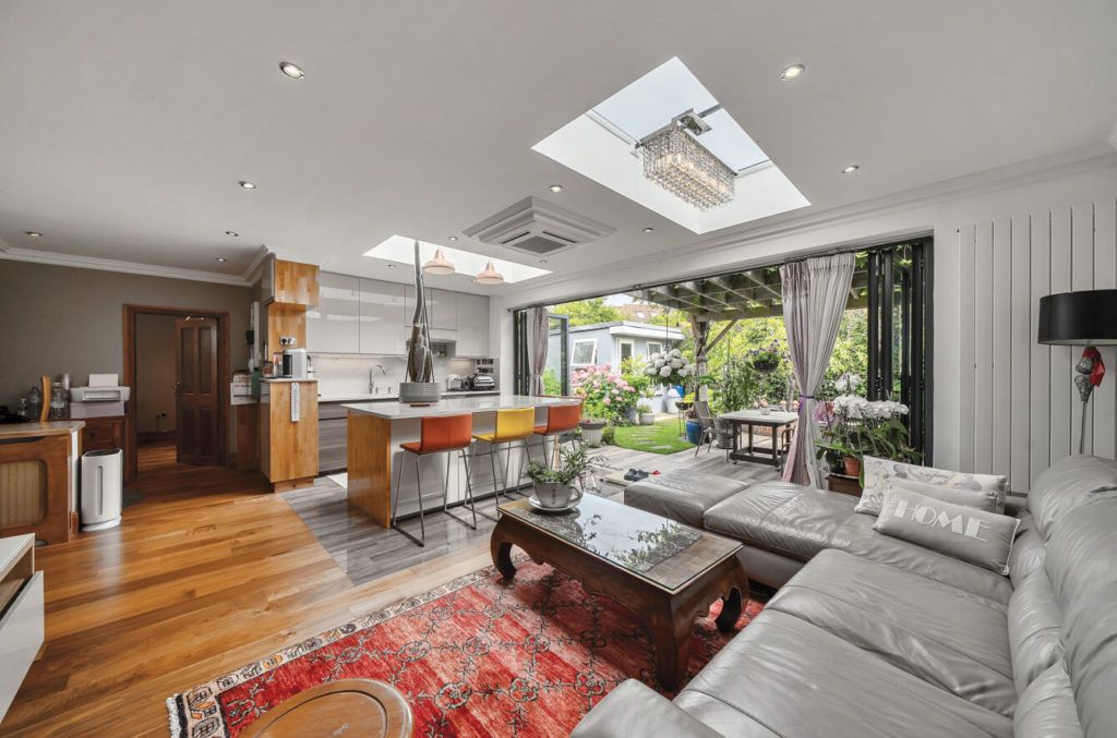 Property photo 2 of 18