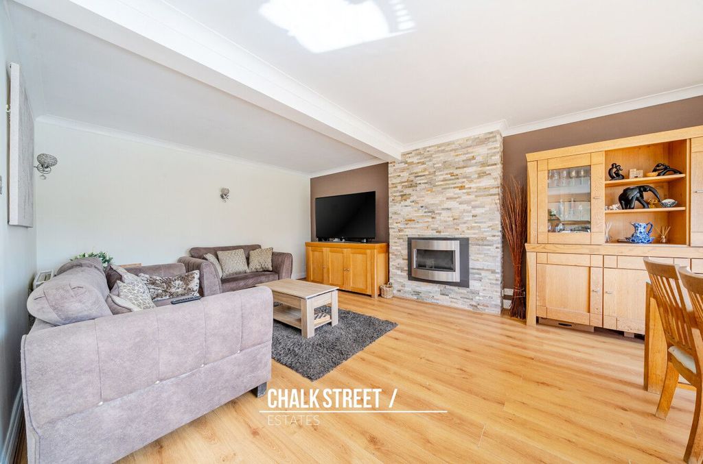 Property photo 3 of 27