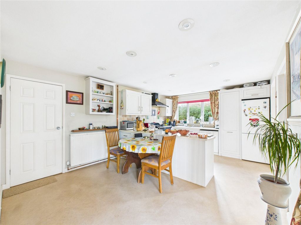 Property photo 3 of 17 3 - Picture No. 35