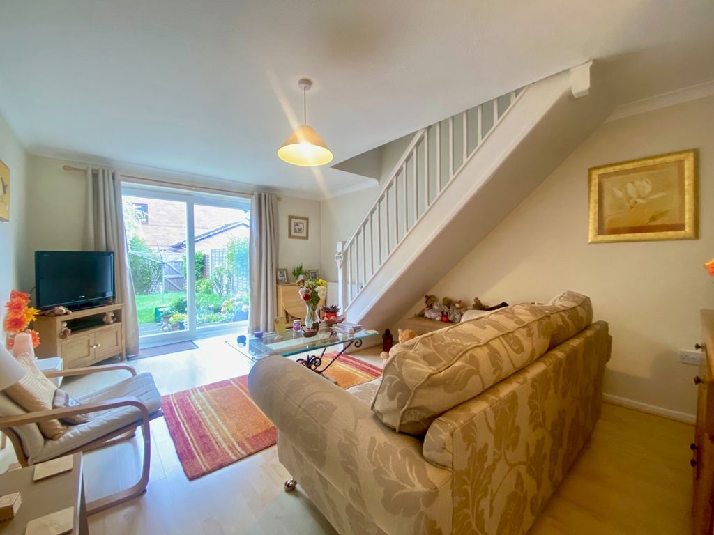 Property photo 2 of 7 Living Room