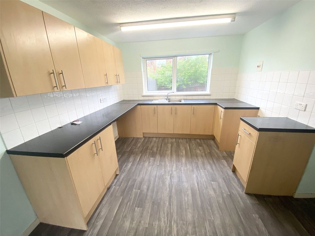 Property photo 2 of 13 Picture No. 16