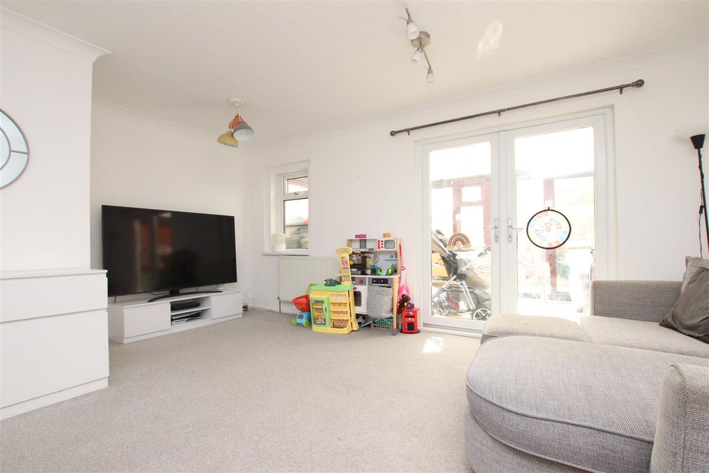 Property photo 3 of 11 Living Room.Jpg