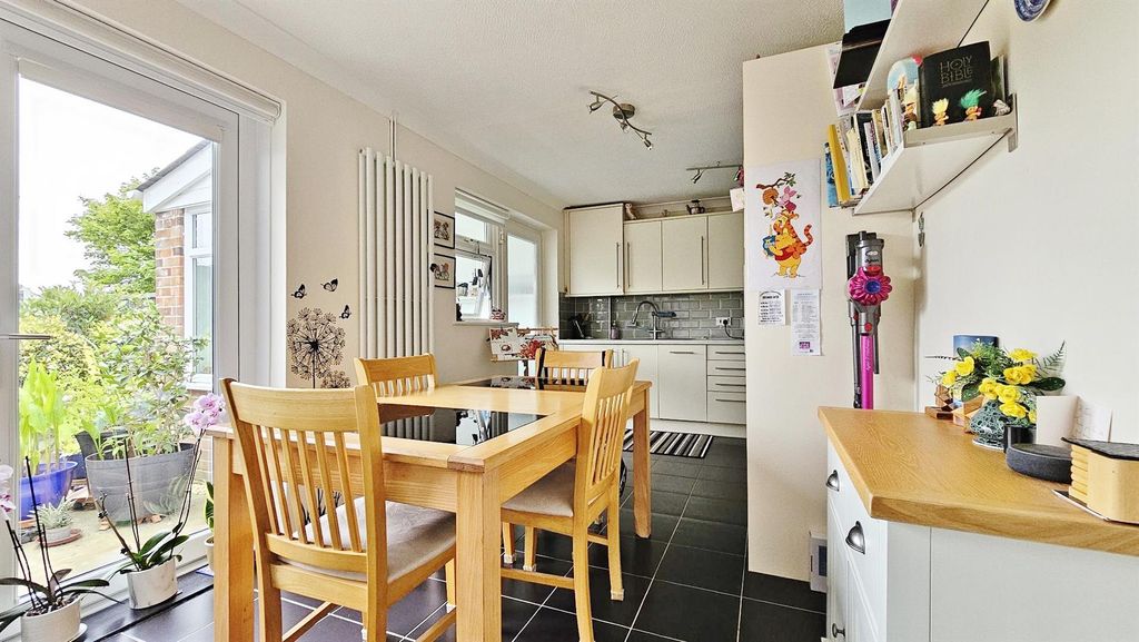 Property photo 2 of 21 Kitchen/Diner