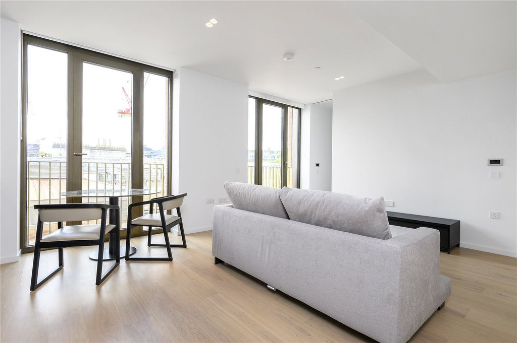 Property photo 3 of 9 Reception