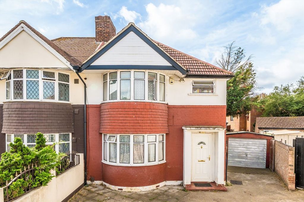 Property photo 1 of 8