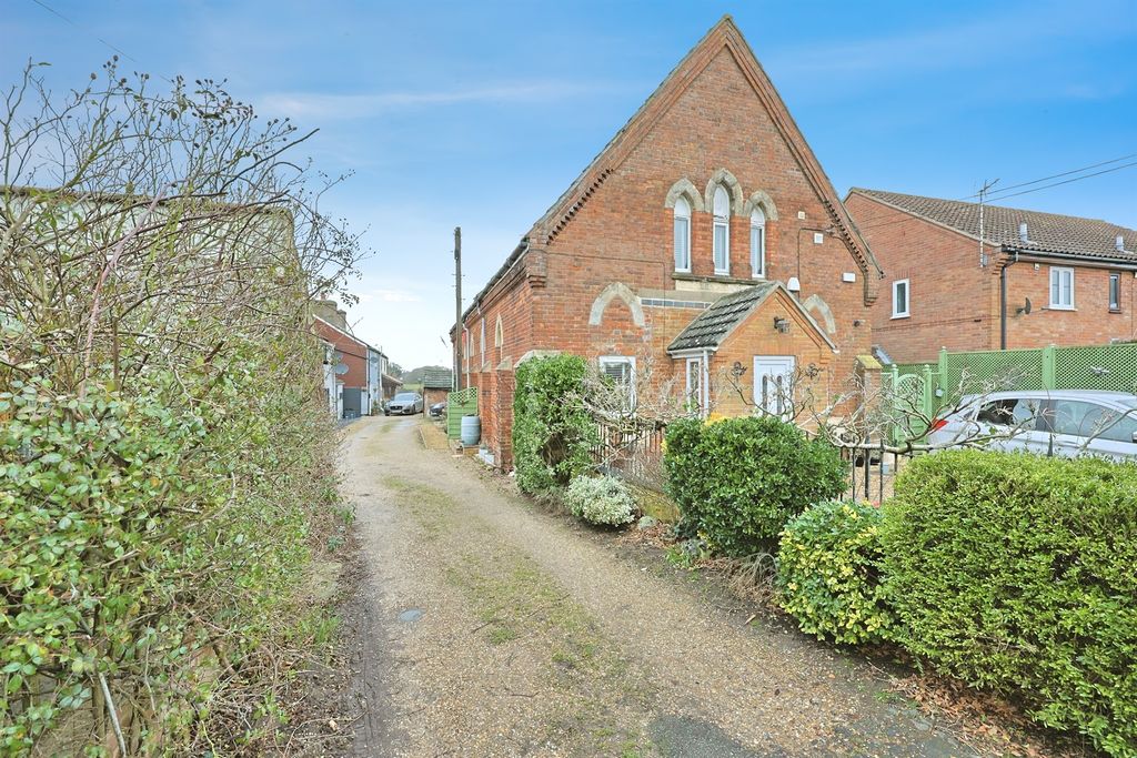 Property photo 2 of 33
