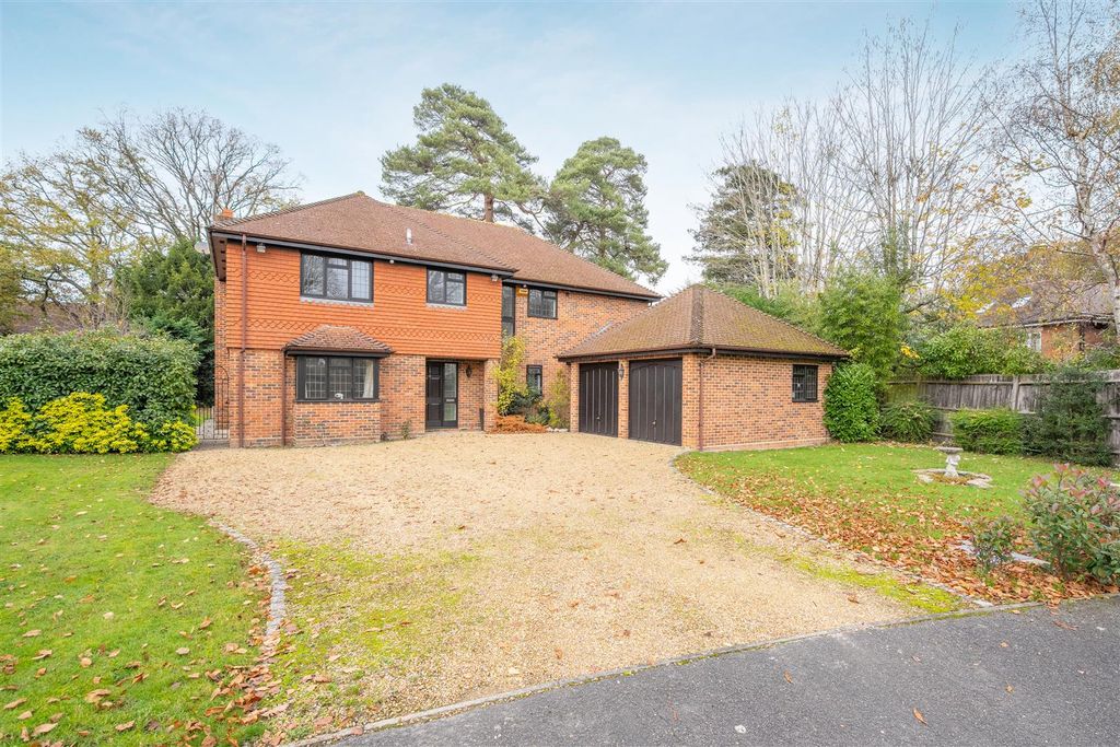 Property photo 1 of 11