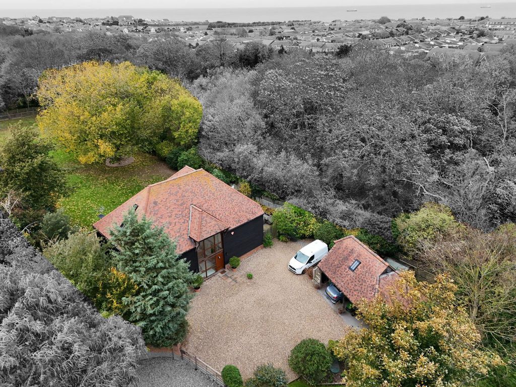 Property photo 1 of 32