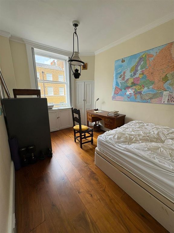 Property photo 2 of 10 Bedroom 5.Jpg