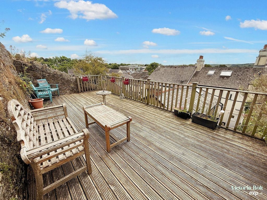 Property photo 2 of 23